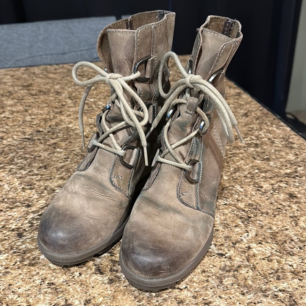 Sorel Wedges